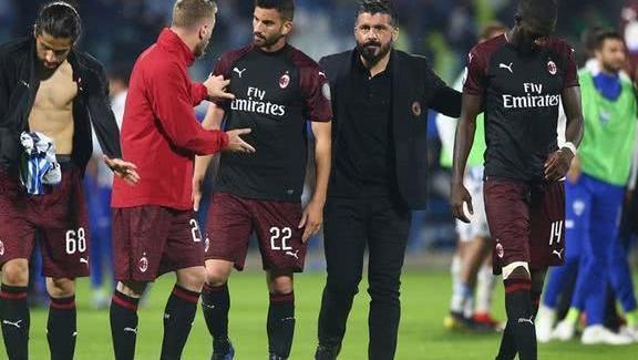 李璇：有个球队主帅最快明天官宣，下赛季应该能换个活法（李璇：某队主帅最早明日官宣，下赛季有望改头换面）