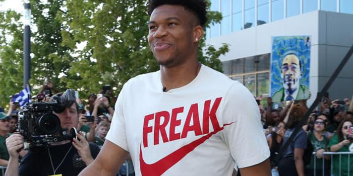 小维阿：主场踢世界杯意义非凡，美国队会全力以赴争夺冠军（小维阿：在家门口踢世界杯意义重大，美国队将全力冲击冠军）