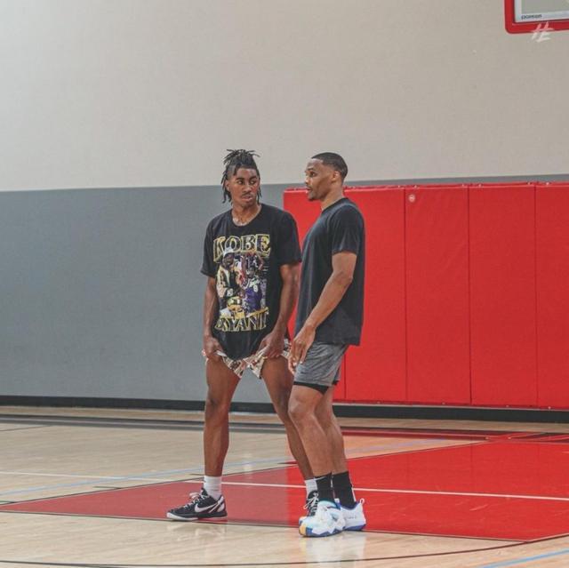 女子篮球联盟赛季焦点球员表现（女篮联盟本赛季核心球员表现盘点）