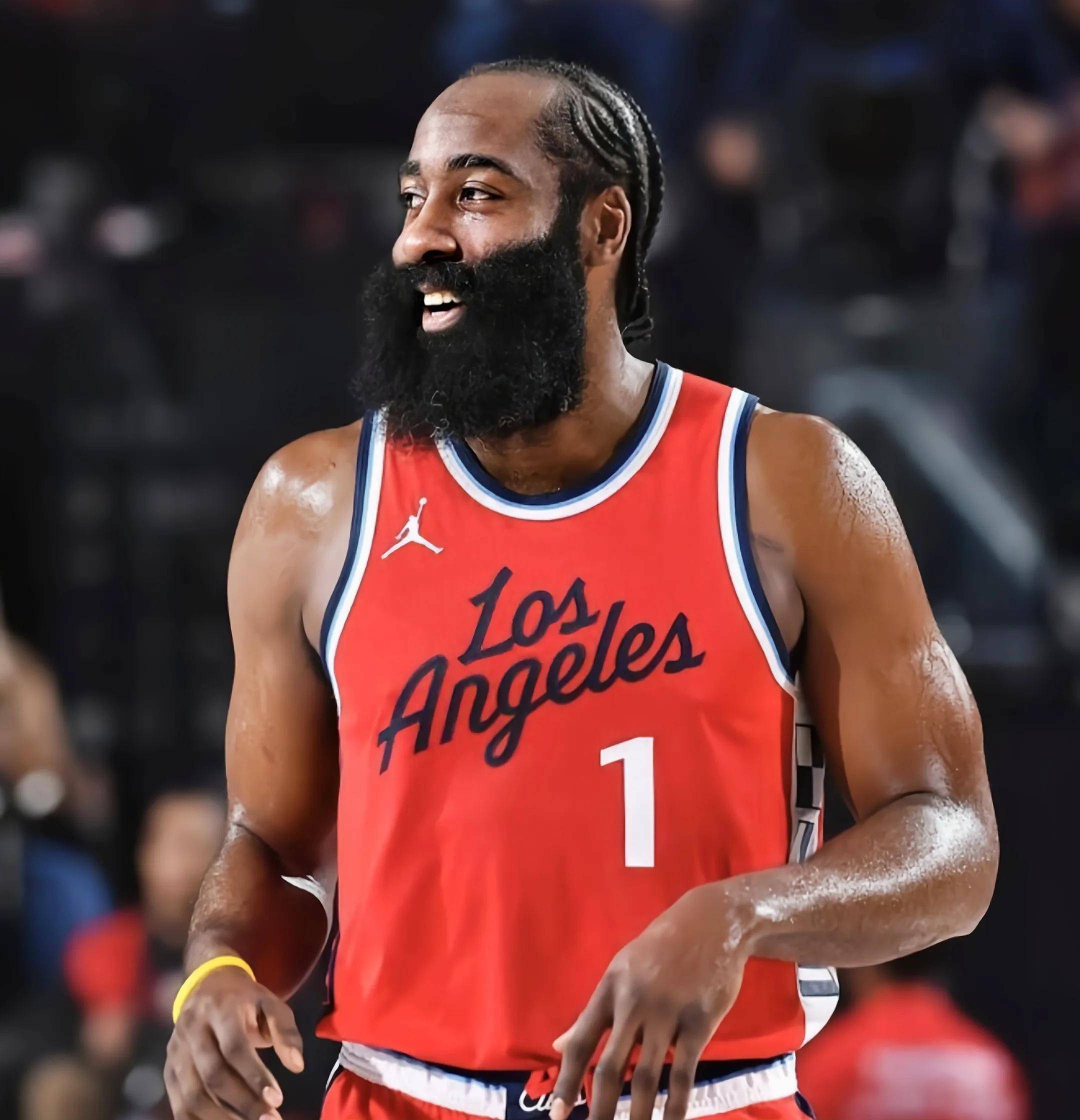 球队连胜势头延续，积分榜争夺愈发激烈（连胜势头不减，积分榜竞争愈加白热化）